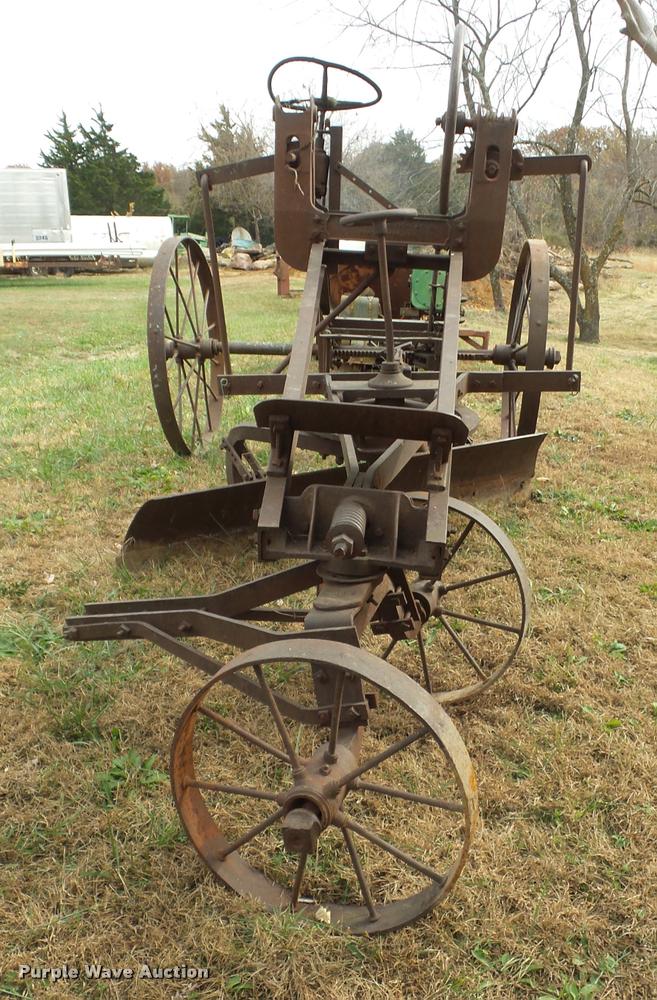 image for item BG9557 Horse drawn grader