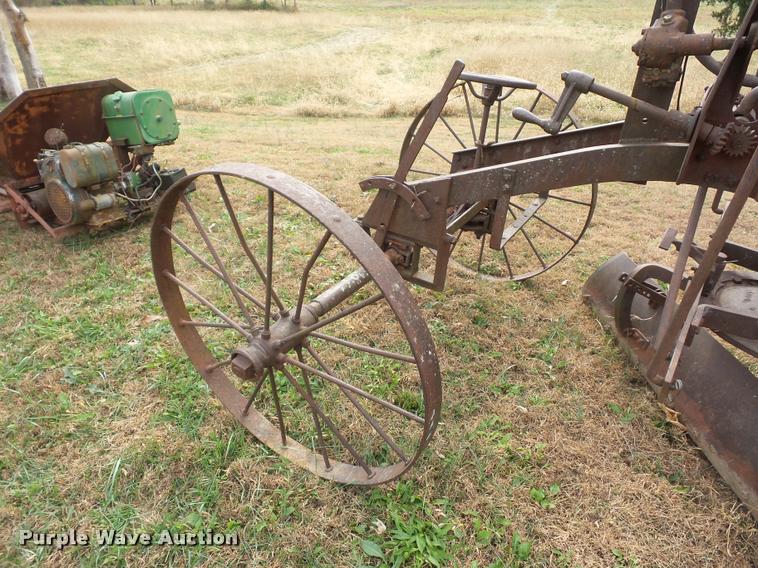 image for item BG9557 Horse drawn grader