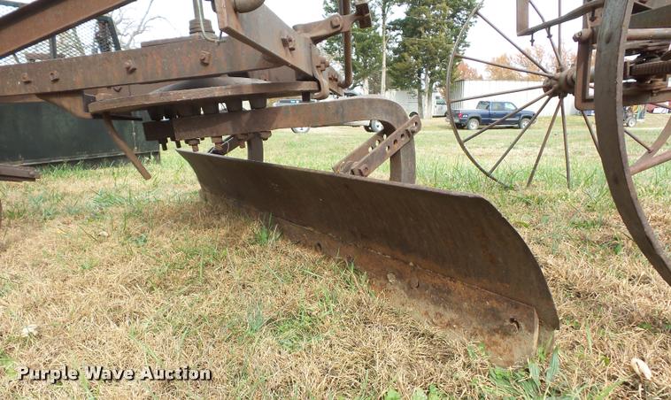 image for item BG9557 Horse drawn grader