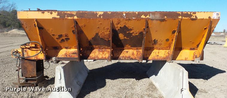image for item BG9567 Henderson salt spreader