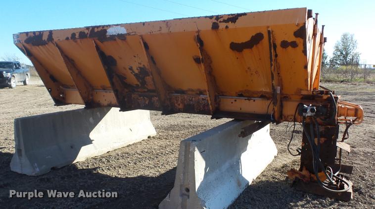 image for item BG9567 Henderson salt spreader