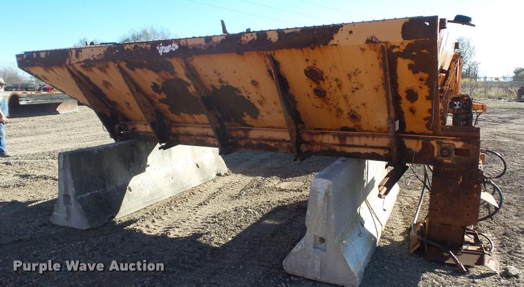 image for item BG9568 Henderson salt spreader