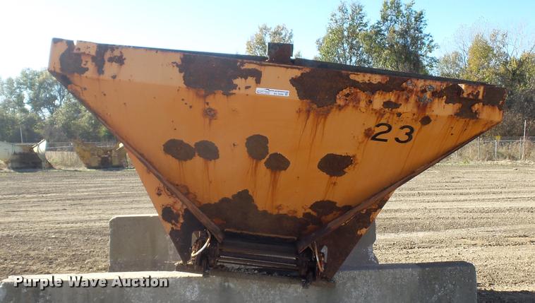 image for item BG9568 Henderson salt spreader