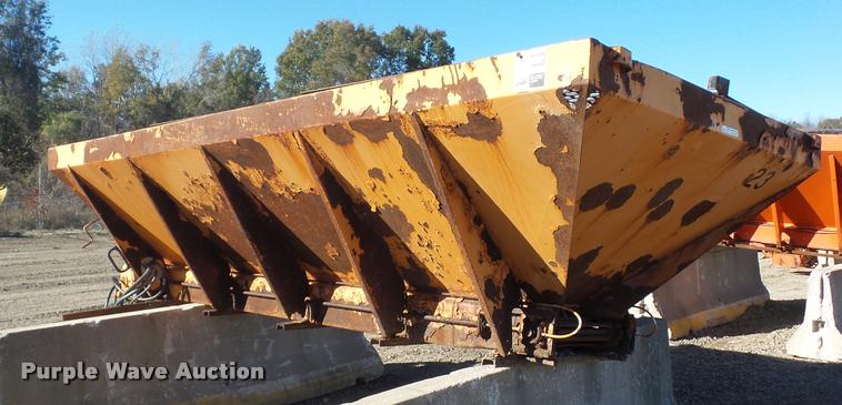 image for item BG9568 Henderson salt spreader