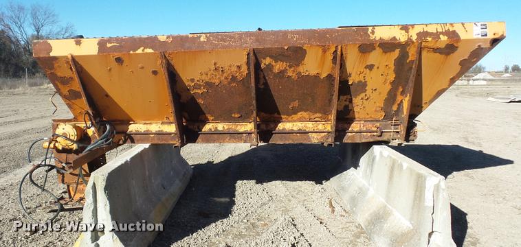 image for item BG9568 Henderson salt spreader