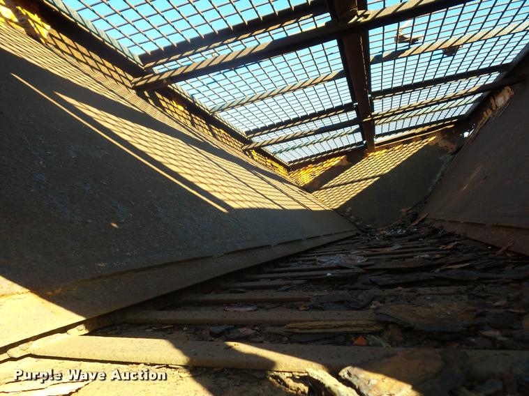 image for item BG9568 Henderson salt spreader