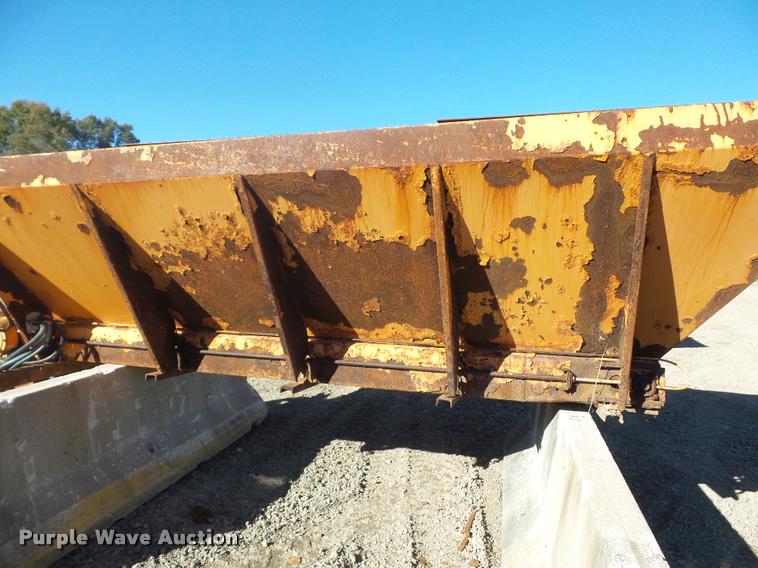 image for item BG9568 Henderson salt spreader