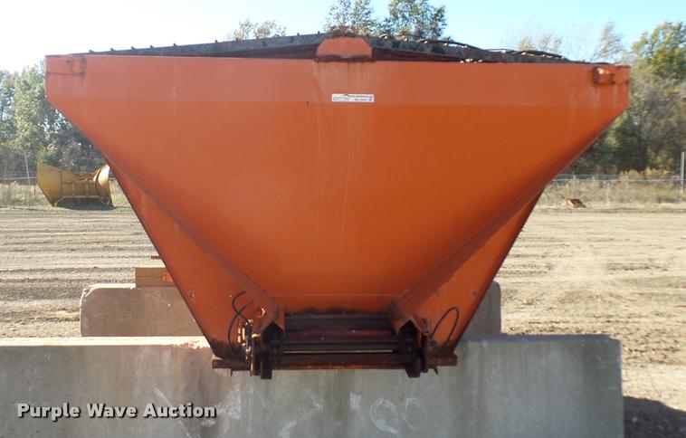 image for item BG9569 Swenson steel salt spreader