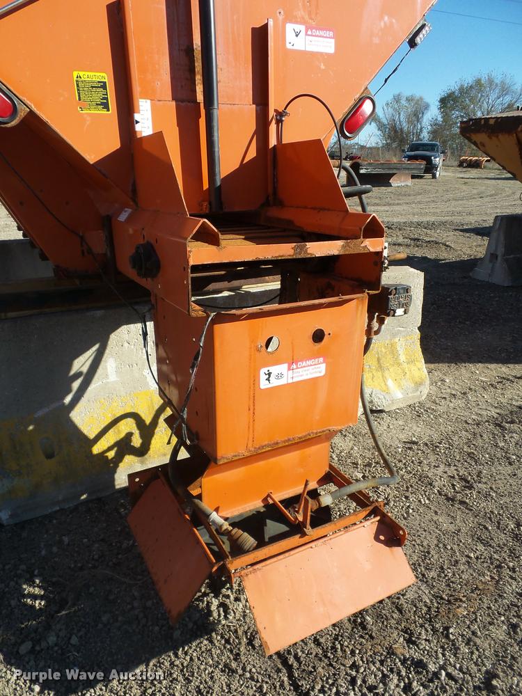 image for item BG9569 Swenson steel salt spreader