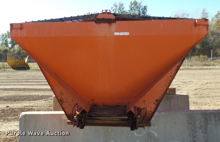 image for item BG9570 Swenson steel salt spreader