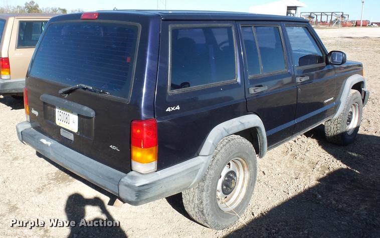 image for item BG9574 1999 Jeep Cherokee SUV