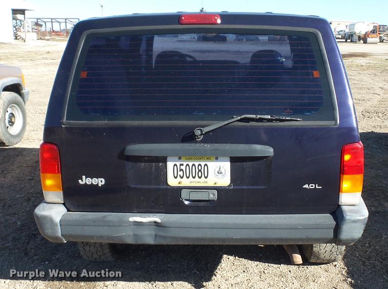 image for item BG9574 1999 Jeep Cherokee SUV