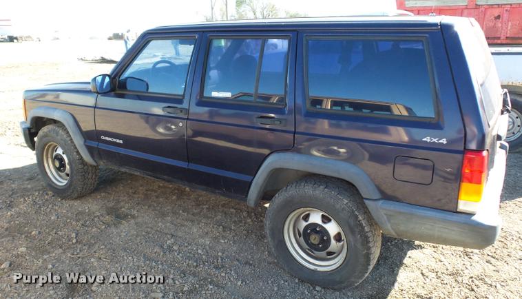 image for item BG9574 1999 Jeep Cherokee SUV
