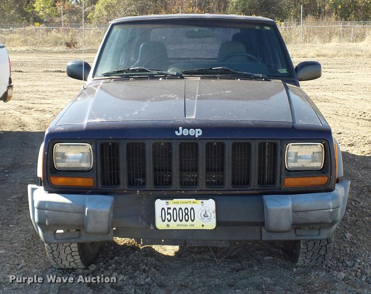 image for item BG9574 1999 Jeep Cherokee SUV