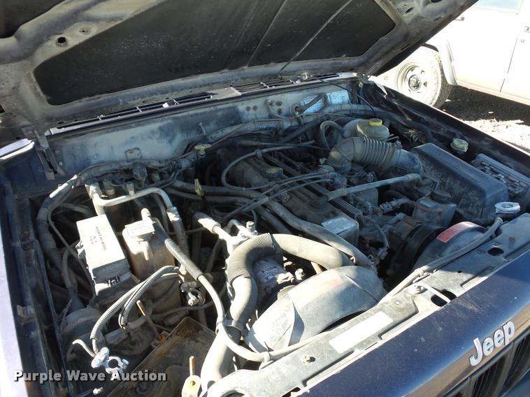 image for item BG9574 1999 Jeep Cherokee SUV