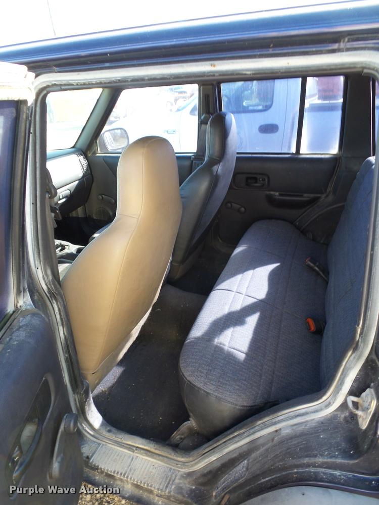 image for item BG9574 1999 Jeep Cherokee SUV