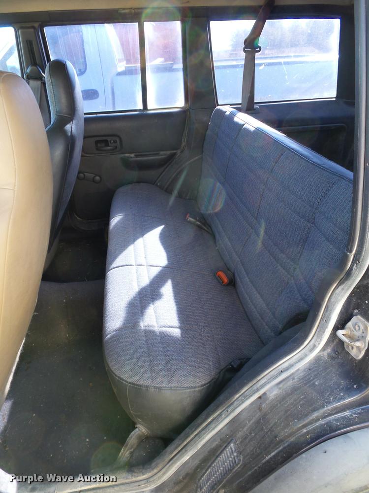 image for item BG9574 1999 Jeep Cherokee SUV