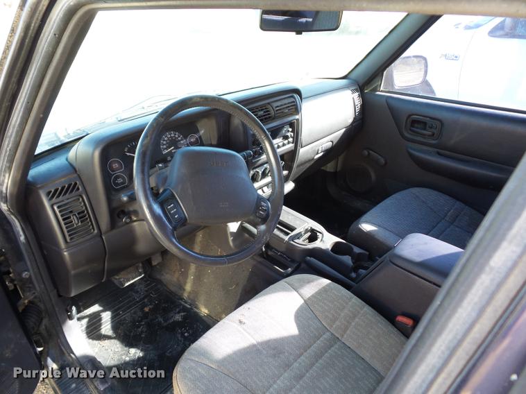 image for item BG9574 1999 Jeep Cherokee SUV