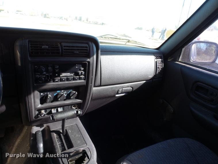 image for item BG9574 1999 Jeep Cherokee SUV