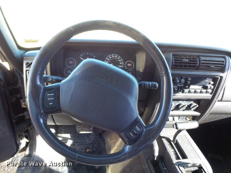 image for item BG9574 1999 Jeep Cherokee SUV