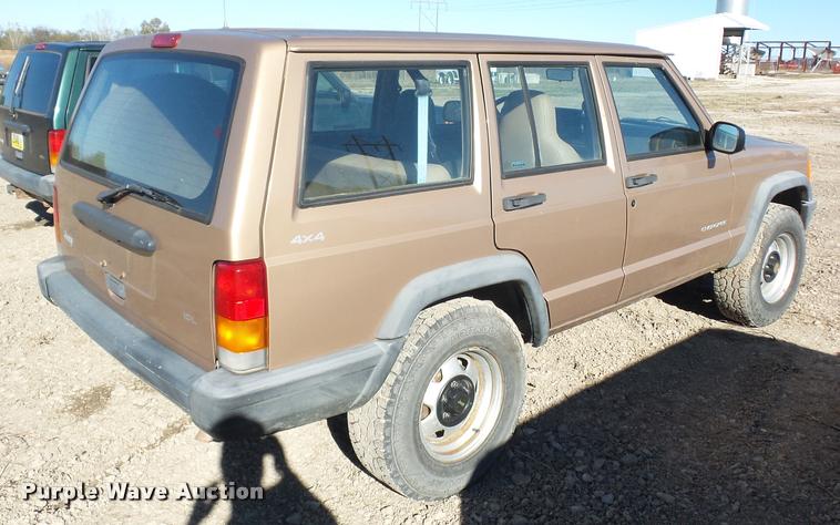 image for item BG9575 1999 Jeep Cherokee SUV