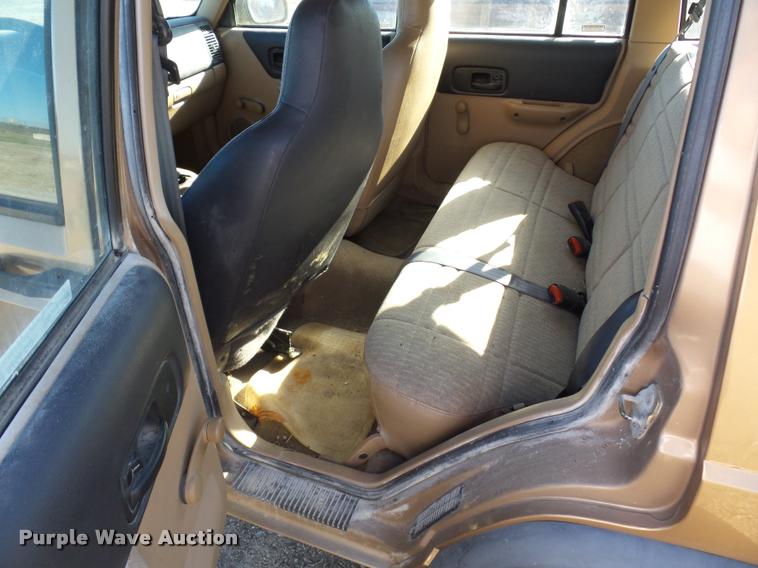 image for item BG9575 1999 Jeep Cherokee SUV