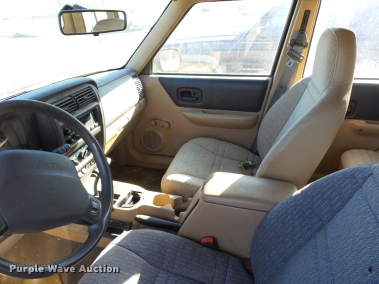 image for item BG9575 1999 Jeep Cherokee SUV