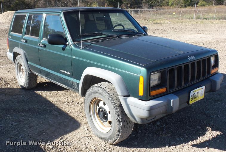 image for item BG9576 1999 Jeep Cherokee SUV