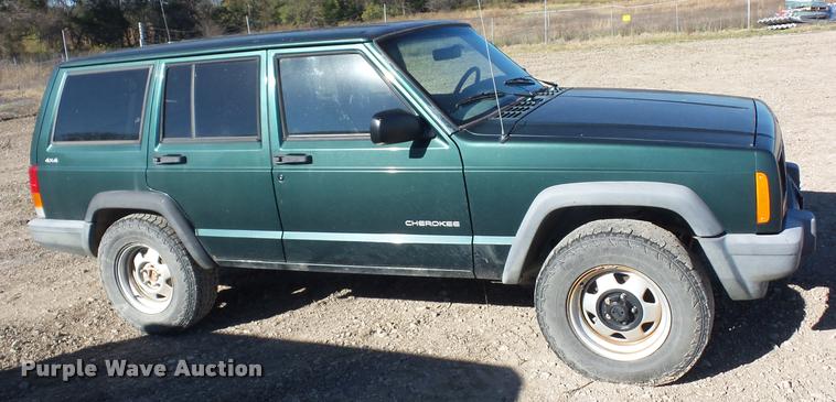 image for item BG9576 1999 Jeep Cherokee SUV