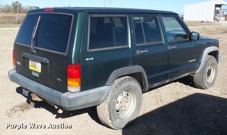 image for item BG9576 1999 Jeep Cherokee SUV