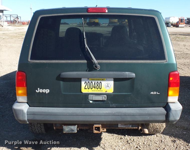 image for item BG9576 1999 Jeep Cherokee SUV