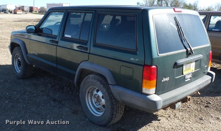 image for item BG9576 1999 Jeep Cherokee SUV