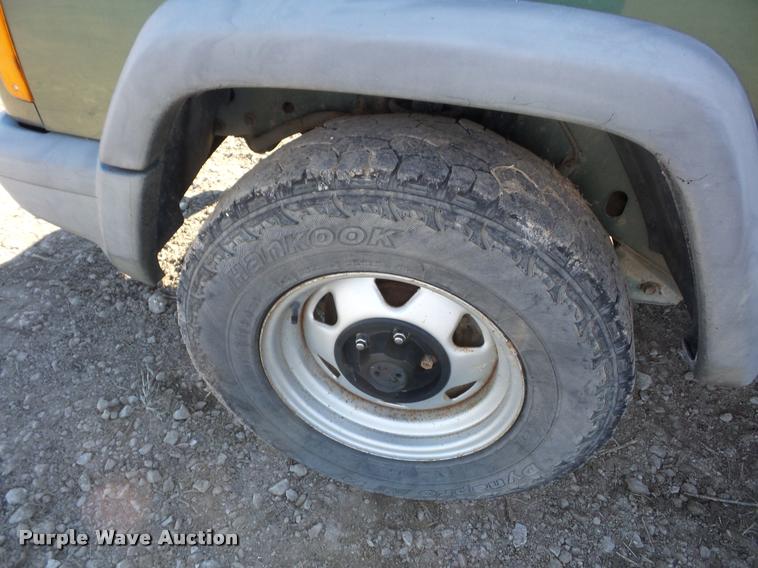 image for item BG9576 1999 Jeep Cherokee SUV