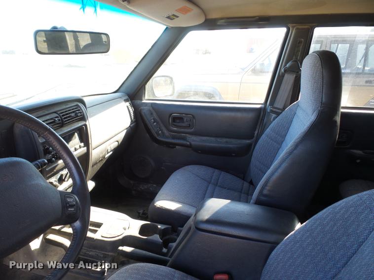 image for item BG9576 1999 Jeep Cherokee SUV