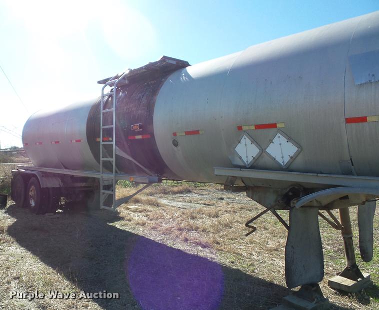 image for item BG9584 1995 Polar tank trailer