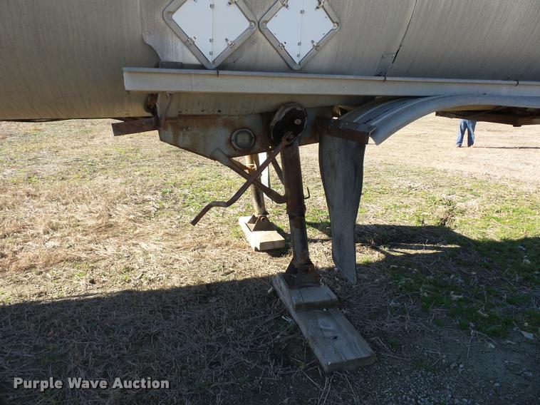 image for item BG9584 1995 Polar tank trailer