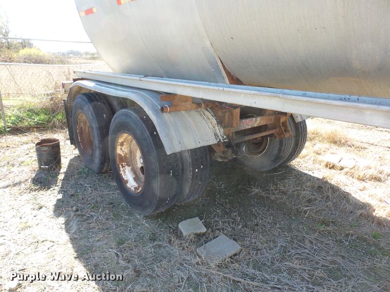 image for item BG9584 1995 Polar tank trailer