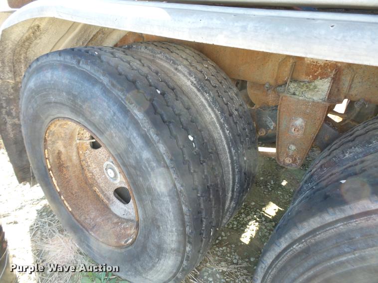 image for item BG9584 1995 Polar tank trailer