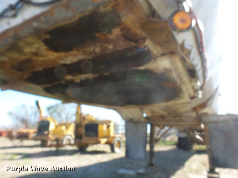 image for item BG9584 1995 Polar tank trailer