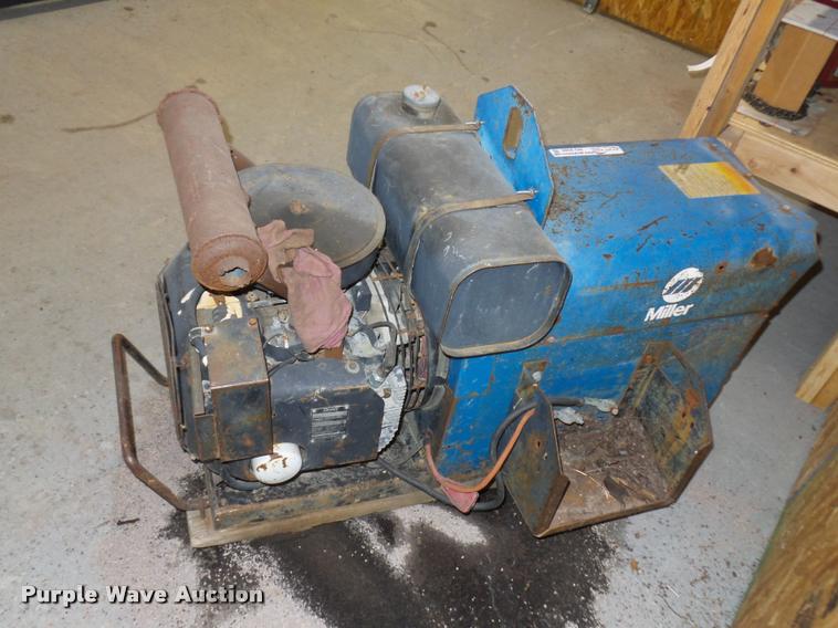 image for item BG9586 Miller AEAD-200LE welder