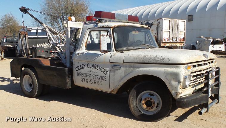 image for item BM9567 1966 Ford F350 tow truck