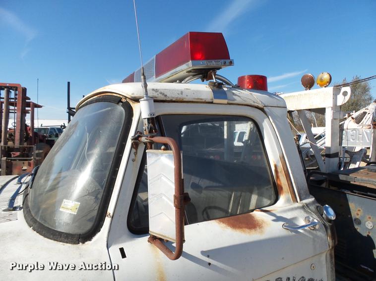 image for item BM9567 1966 Ford F350 tow truck