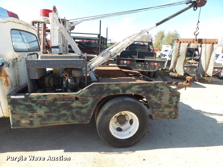 image for item BM9567 1966 Ford F350 tow truck