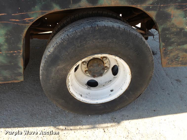 image for item BM9567 1966 Ford F350 tow truck