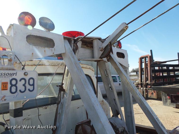 image for item BM9567 1966 Ford F350 tow truck