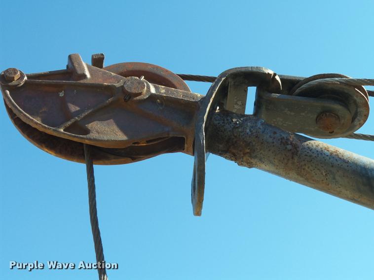 image for item BM9567 1966 Ford F350 tow truck