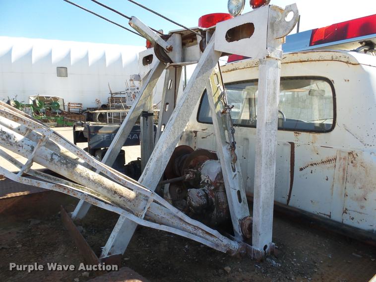 image for item BM9567 1966 Ford F350 tow truck