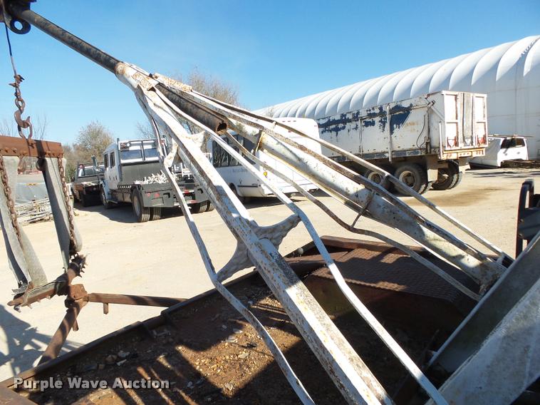 image for item BM9567 1966 Ford F350 tow truck