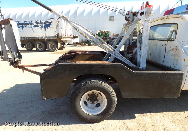image for item BM9567 1966 Ford F350 tow truck