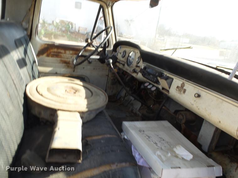 image for item BM9567 1966 Ford F350 tow truck